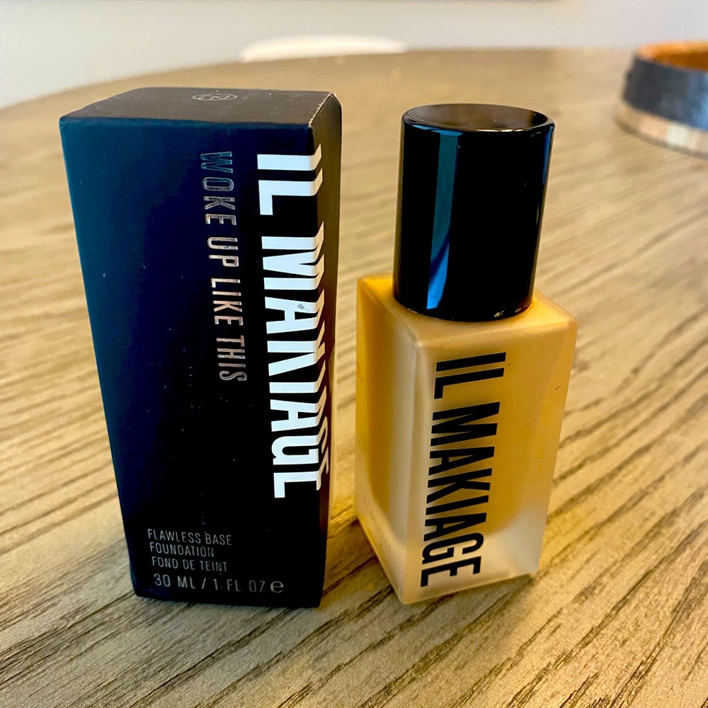 Il Makiage Flawless Base Foundation- Shade 060
